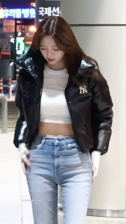 e0afaaaeda9e4c4c4eca30a2c6107cee04a75dbd329f564459c0dcd662bea96a thumbnail