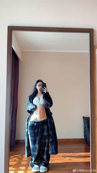 e81c0260b2bf9a5a9e51cd83629ab9ffcd54553323430e305d9c2c5199da2b9e thumbnail