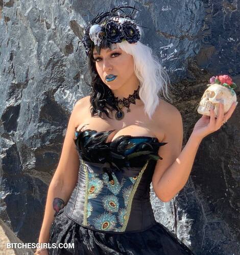 163983445045852136344843328807867052594 thumbnail