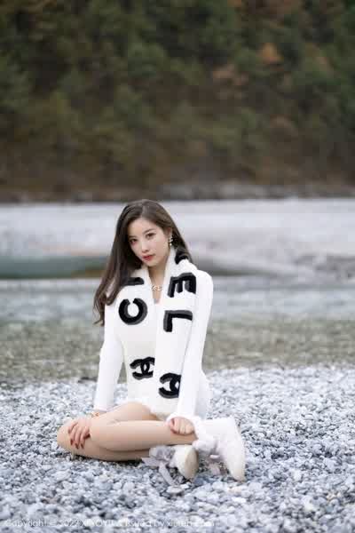 9b9b9f2cfd36cb24b301dba4bb0b71c9cab89e06ce2f266963a7862a045e15d2 thumbnail