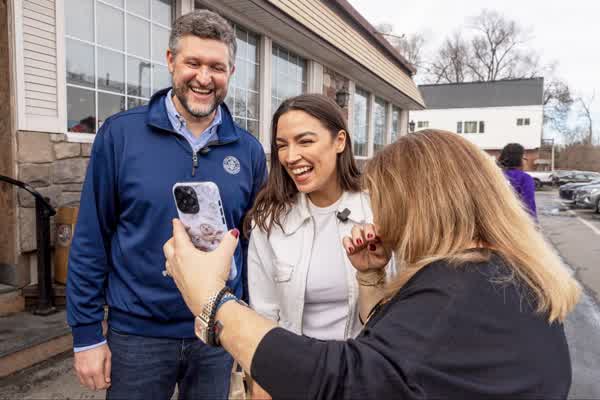 fbe20d4cfe64de3be1fb6812f66bd1311ab3d6cfd69bdb1b92c6dd0b0c015387 thumbnail