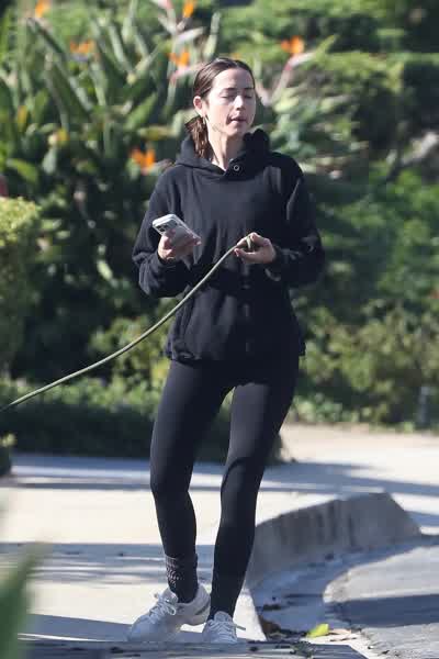 86c02b46939a5576ce710ddb787e87172aaf0169b387e032ef03959975519da8 thumbnail