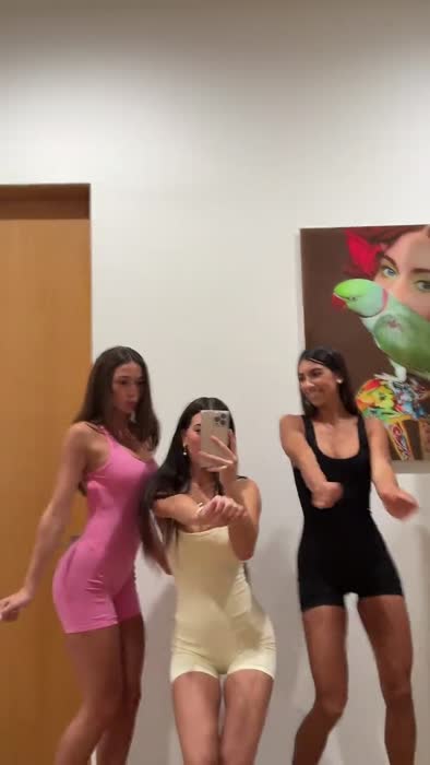 acf964d72b4421b2e472ca57cccff63579a46edd33d7eee8c828d9c123d5c24d thumbnail