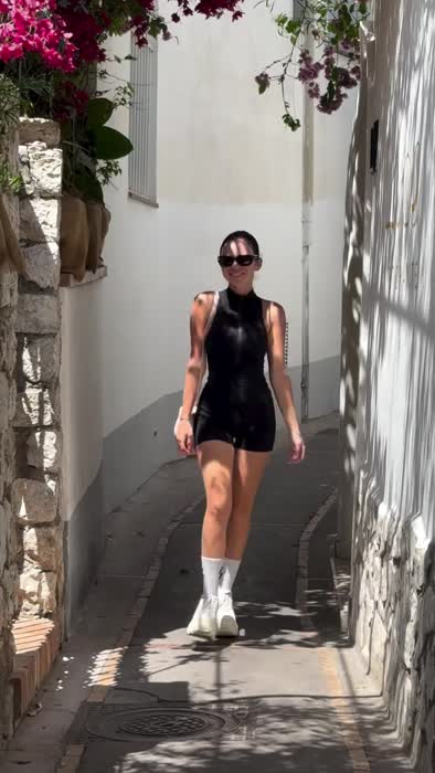 880e0f48692a5b30ba06f845bc8881b4caad0a8f78b510a2d0aeea2545dad102 thumbnail