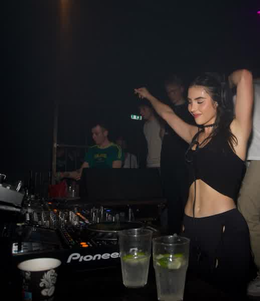 794f85ab7990dea2ee5f6336096a8c82ffa1e8e1f78c239c50685f7bb7dd7c4d thumbnail