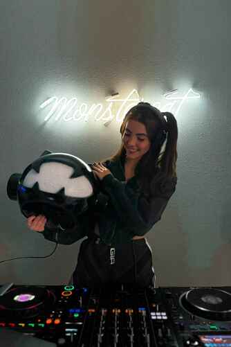 00270055440427e89cd8525c5afc0cf249cd43f40e3a3e02a59cdc5282fa7f17 thumbnail