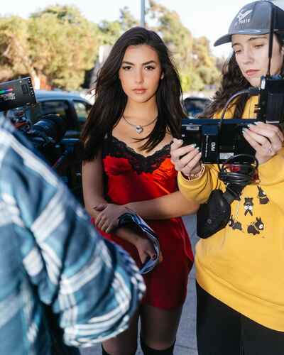 72d9800d7d532262e8152e1f9b7bae6a42c9bcd617bb394f1b7d3191e9c2c797 thumbnail