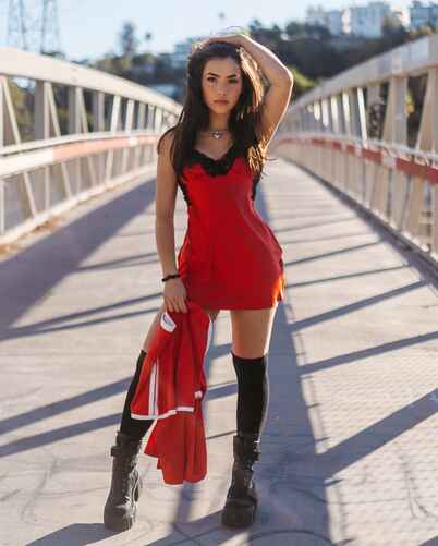 8a4b4bffe2babbc96069217d57f00c0dd1d2025fe3cc31f4d3533271210410fb thumbnail