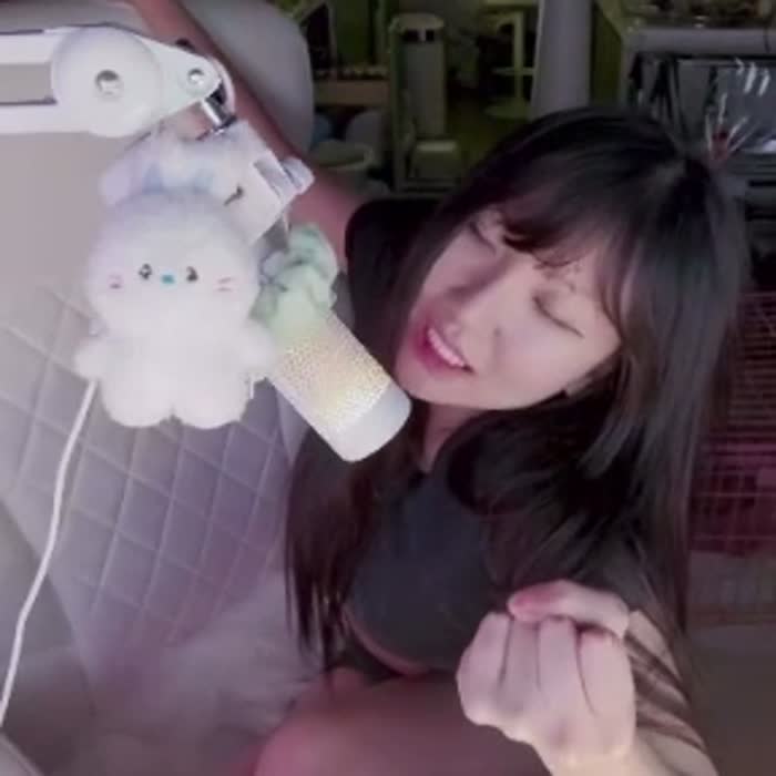 92bd476d244e09bc653dc332e2db1f3a7ca25d8a68d7aceb5ae7e7e0ccda6599 thumbnail