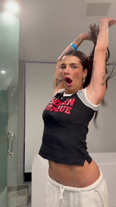 4260c18964e26effcd4223e7f49171bc9f53e6d48c111f873a9056c912f97cd4 thumbnail