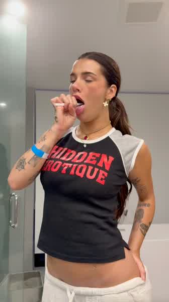 7e8e2733b27e58617ad19c4bdb02d1c49750e17dc90962e1b4cf707a262b41ee thumbnail