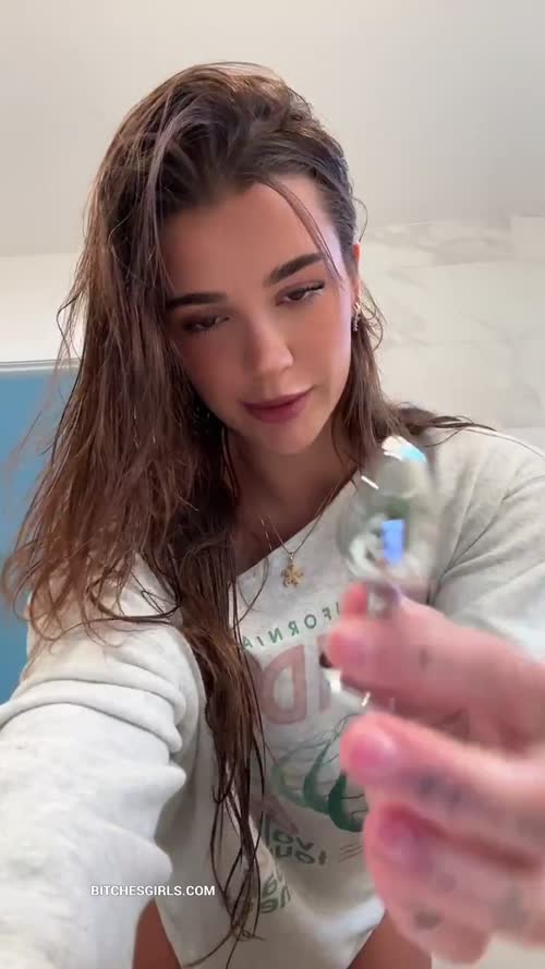 fdde1277db7d93a8bb97e02cc84cc8ef30e1f8463cac5595bdb1bbe9665dda4b thumbnail