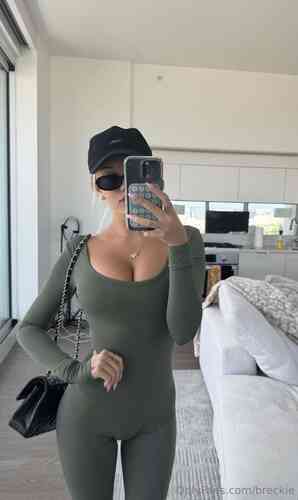 Breckie Hill Nude - Breckiehill Nude Videos