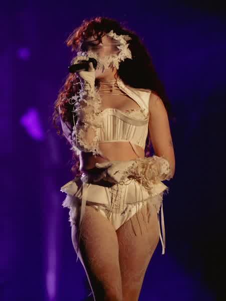 7d0a7b5167183486ff295015981ccd6f7fea2659842545749357ffe6daab9152 thumbnail