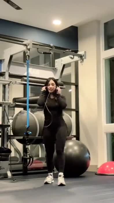 226afdcab9d10d0f8ce0c6b00c9d053f2d0d7f05973939190694203cafe921f2 thumbnail