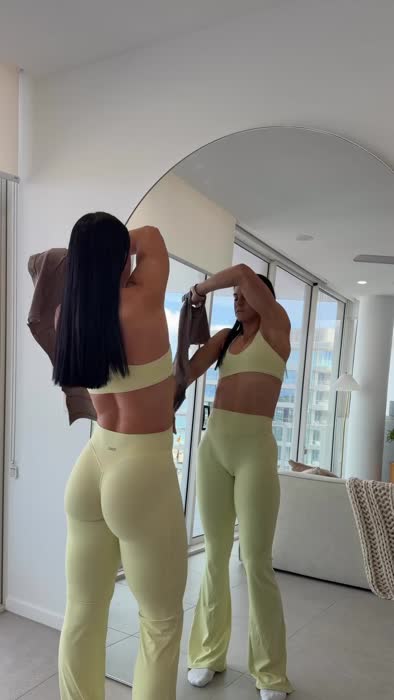 7448cd9d9cb3a28f8dd9dac9438480aacd5f65e64a4fdb3384ec26d47b8f7534 thumbnail