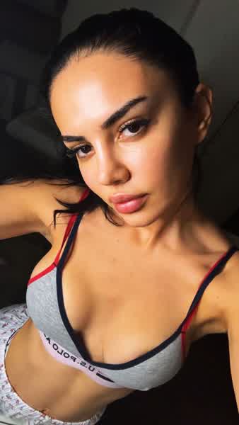 b8465c8bedf3a5d4ddb44e7276319d1e80eeb390d86a8275a5af71e063f5d0cd thumbnail