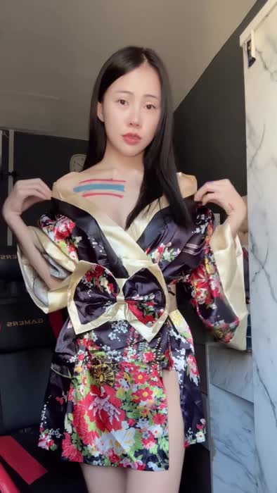 8a3aff0bc695dca1ef2e2630ec02730e0e37c8055e632ab842768aaebc5ba426 thumbnail