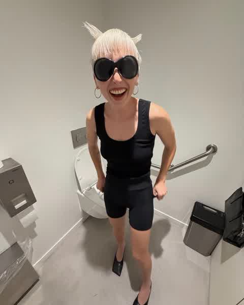 23fa8e0c3810f38425aed75a48ab78e7ecd5a055a7230ea5ec4c102d7e2ae614 thumbnail