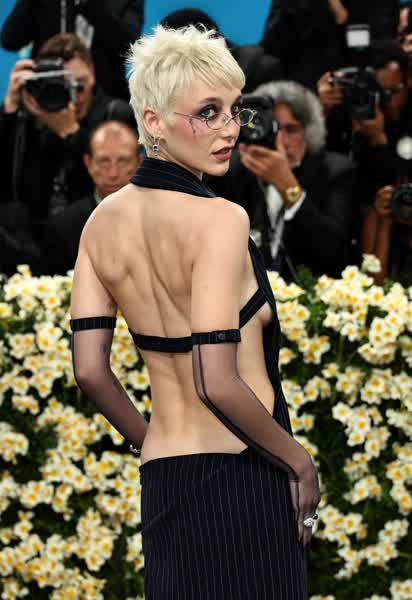 3f7deb4b5c725c614b43da52a0a41671d8a8e35186cbb90688ccccc94c05c1e1 thumbnail