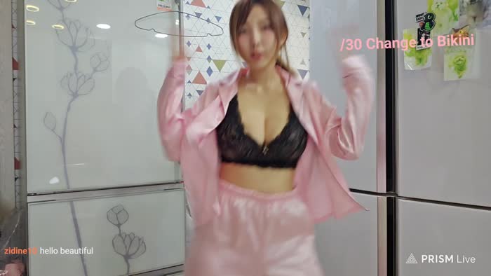 2d80b57490d8d2993662a21a8d4516b14b54f571cc20d466f911d7fac8ff732c thumbnail