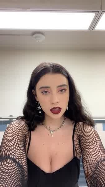 8b32b5b7c7a0e980b2b894fa3746726edcc8eff4e1649297a7c30c3e9f358dde thumbnail