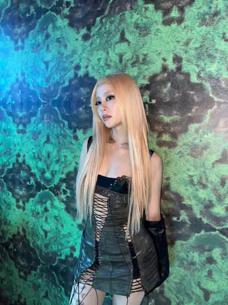 835b7613e65d7e5b84b40f6fa933b0756a5652ce8e77e9565180d2e666b5a9ed thumbnail