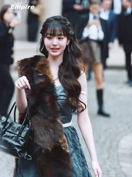 d469f03ba41540c04e02197271300da6b523c60cc99a7e98b1d50b43f92c91cd thumbnail