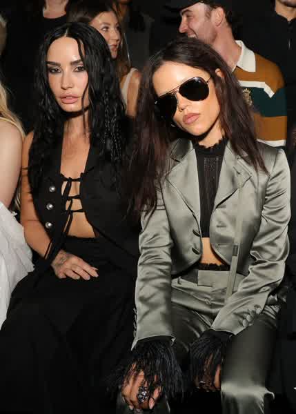 114e2a061f567130fbca9c776cc39b5844725c3848590bf0ec041369e6b69b2e thumbnail