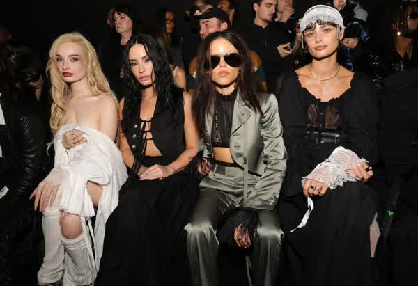 482678aad6ac942b54b0975bea866c050f74ee35e9738c33422a4048bfba130c thumbnail