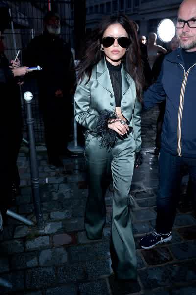 79956856b56e1681ea910d2d93391b40c460a03eff314b60de203789e9d50ffd thumbnail