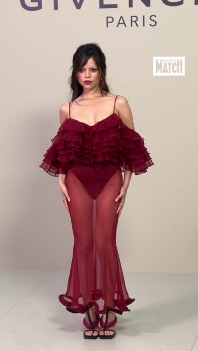 824c65bce1ed1641f35f73be0d81aecc7ba353d5e6bd6a5d708d0edd4662fa1b thumbnail