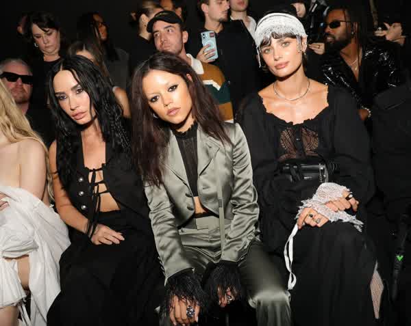 d3fb88a375449fe73f9a2fa0edc41a7cdf3ec085595228a5e9a4a32f58b2c8fc thumbnail