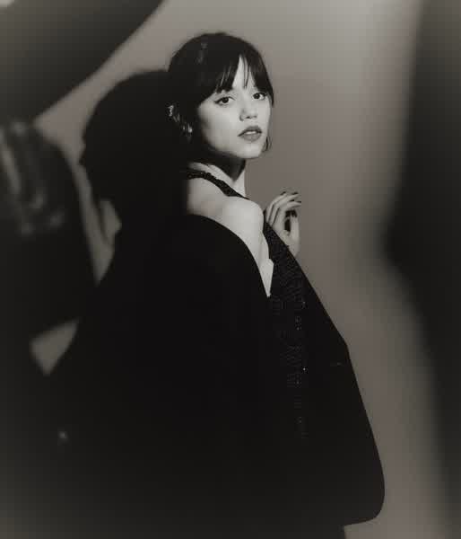 f69f8faf090284266e2e4b563290a35163be21da5043eb5f348a1951a075d12d thumbnail