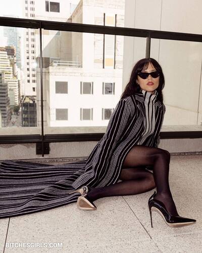 201749364973185243674510475954919521083 thumbnail