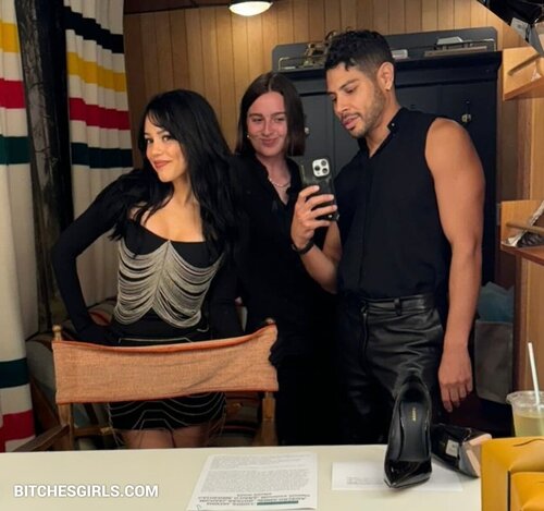 54376064879934075943418239717534311915 thumbnail