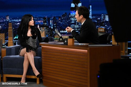 54814225807778819609591743798306580172 thumbnail