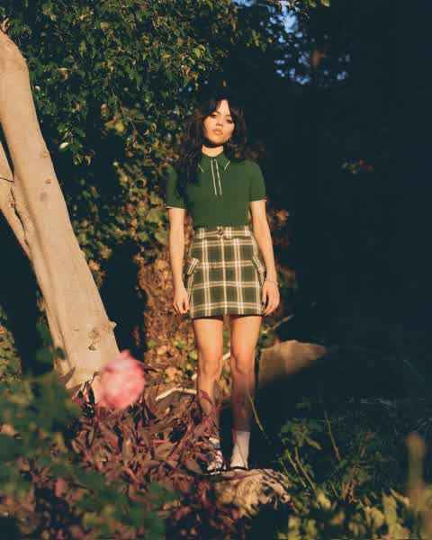 1716d241e26f1d5e4905bd2b56080dd72a9dbd2c45315f1d64e22b3e9a5a918e thumbnail