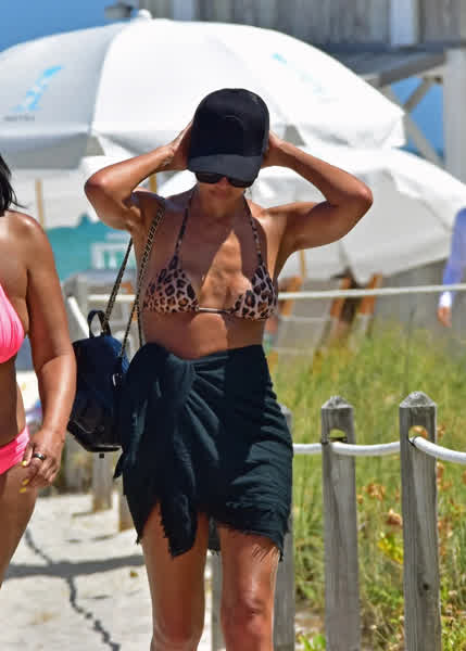 8c4523516dcf817e2e0e43553b31b5dda6025a22fa6c71bd437696363b58136e thumbnail