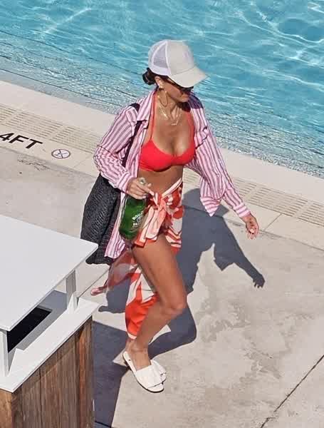 c21f0ffd7acd7f227106f91c8beb3af85a3bea998bbcd6d880fab73802615086 thumbnail