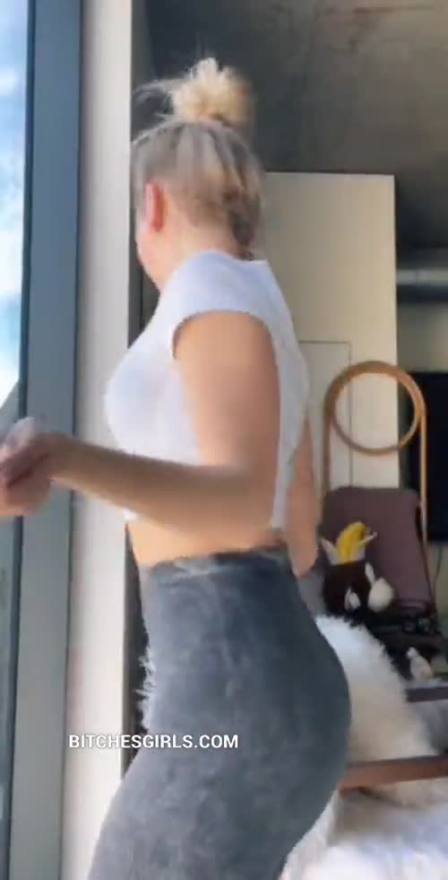 1998b4cc67976c01e12be25d3b045e90934afd4a157ddb1b35592798d9cb0aef thumbnail