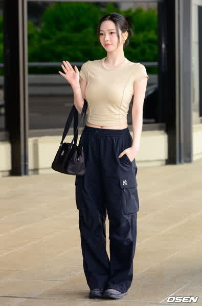 2b3c5243da54f378c52ae5d4e3fa56383f4d3f21947b9780ead7c6a43b2f4560 thumbnail