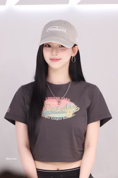 360c91b0487994e6e7fa522e656fa5a5e3c784b63db7d1473bdc28f73a91d655 thumbnail