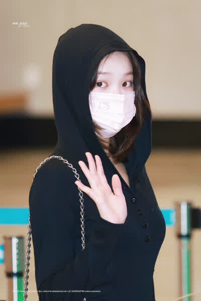 0f460e85698ae35983bd797b94c09d8721bea9ea3792f1d6d654ba9f48920a7e thumbnail