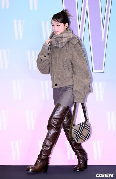 39b2958d3563472b2bc080f49fe9720715f73e0b00454d45b81be691ee188a4d thumbnail