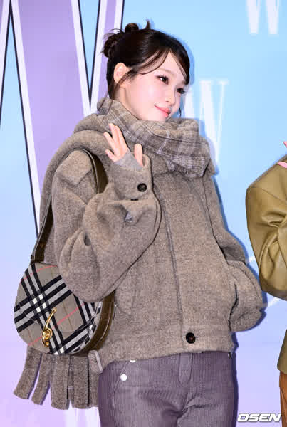 a49c41158df0fe434e4ef5a8952a776f3b6c150a6dd524d9901fdf4c926fe013 thumbnail