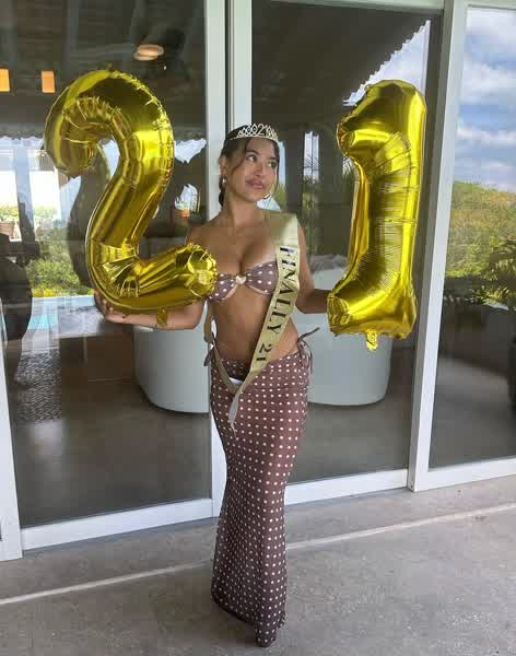 407189c9b0050dbbdd9d205a1724e93b7f599e2c2abfd3f7ac415c912be3d201 thumbnail