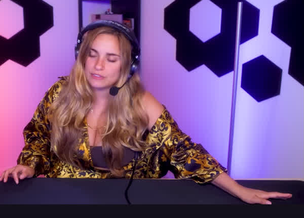 8e222b5b7ea86647b39abaac78a573ca8b6e183ece67fc34e8c0aea4fcd68089 thumbnail