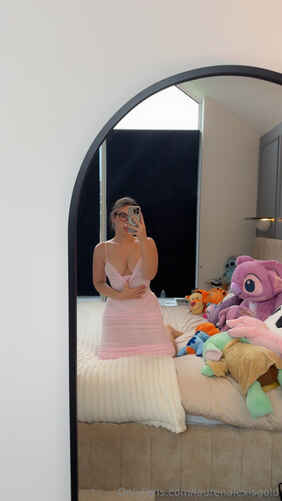 55a06bec75926b24985bdf32c0bb42e8a0da0961eb60a7b4472266cb5f837b70 thumbnail