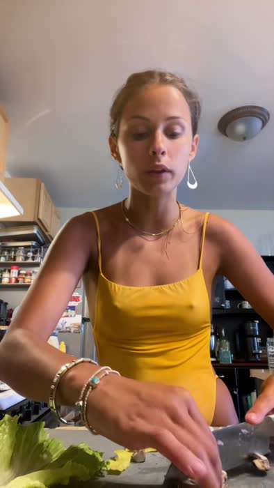 Lucy Wildfong Hawaii - Lucy Wildfong Twerk Videos